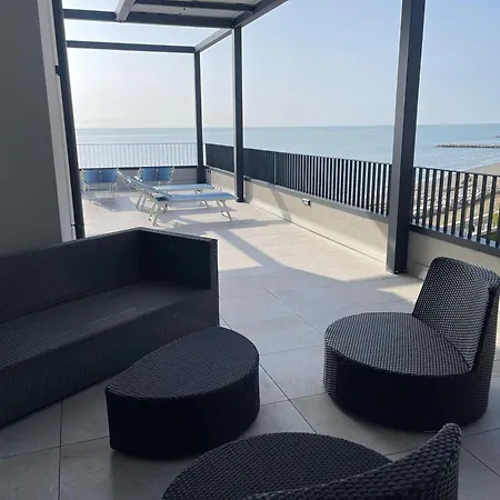Apartment Nuovo Serenissima Frontemare - Agenzia Cocal *